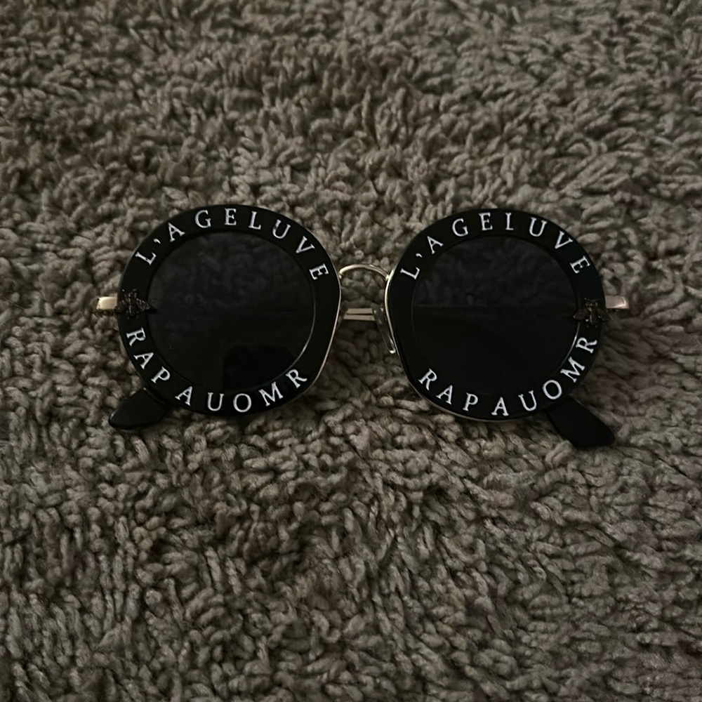 Black circle framed sunglasses
